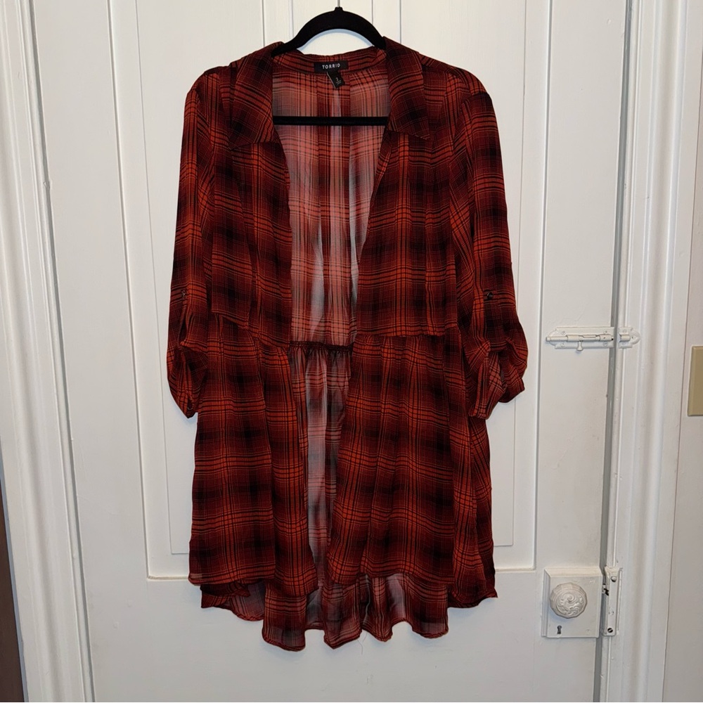 ✨torrid red & black plaid chiffon kimono✨